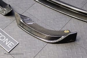 ลิ้นหน้า Carbon Fiber สำหรับ W254 GLC-Class ทรง Future Design แท้