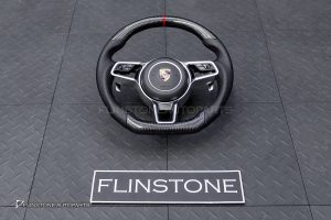 พวงมาลัย พร้อม Airbag Carbon Fiber สำหรับ Porsche Cayenne 958 ก้านสีโครเมี่ยม-ดำ หนังสีดำ ด้ายสีแดง