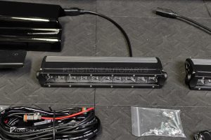 สปอยเลอร์หลังคา พร้อมไฟ LED สำหรับ GWM TANK500 สีดำเงา