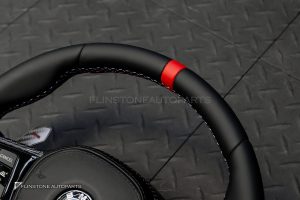 พวงมาลัย Carbon fiber พร้อม Airbag สำหรับ BMW Z4 G29 หนังดำ ด้ายฟ้า-แดง กรอบ Carbon ทริม แดง