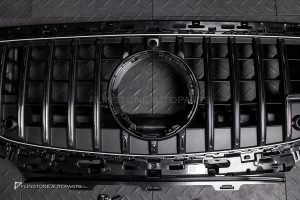 กระจังหน้า LED สำหรับ W214 E-Class ทรง GT สีดำเงา-โครเมี่ยม มีกล้อง แท้
