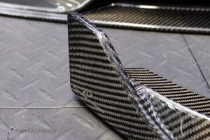 ลิ้นหน้า Carbon Fiber สำหรับ W254 GLC-Class ทรง Future Design แท้