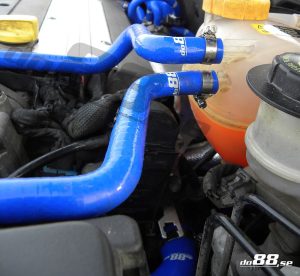 ท่อน้ำหล่อเย็น do88 สีน้ำเงิน สำหรับ SAAB 9-3 2.0T 2003