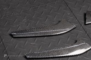ช่องลมหน้า Carbon Fiber USUS AUTOCLAVE สำหรับ C190 AMG GT R