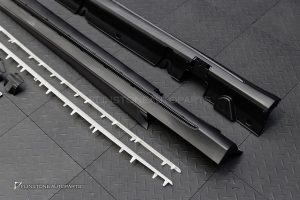 สเกิร์ตข้าง W205 C-Class ทรง AMG งานดิบ