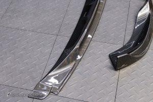 ลิ้นหน้า Carbon Fiber สำหรับ W254 GLC-Class ทรง Future Design แท้