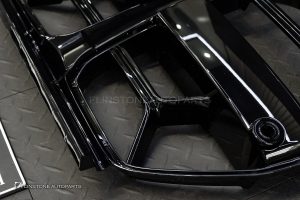 กระจังหน้า สำหรับ BMW M3 G80-M4 G82 ทรง CSL สีดำเงา