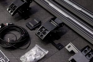 ชุดบันไดข้างไฟฟ้าอัตโนมัติ สำหรับ W464 G-Class แบบยาว แบบมีโลโก้ AMG