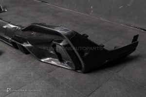 ดิฟฟิวเซอร์ท้าย Carbon Fiber BMW X6 G06 LCI ทรง Future Design พร้อมไฟ LED และปลายท่อ