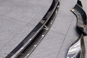 ลิ้นหน้า Carbon Fiber สำหรับ W254 GLC-Class ทรง Future Design แท้