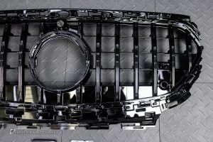 กระจังหน้า สำหรับ W214 E-Class ทรง AMG GT Black