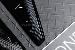 ช่องลมแก้มข้าง Carbon Fiber สำหรับ BMW X5 G05 โลโก้ดำ