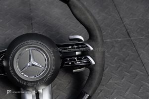 พวงมาลัย Carbon fier พร้อม Airbag สำหรับ W465 G-Class G500 หนังดำ ด้ายดำ กรอบสี ดำ-เงิน