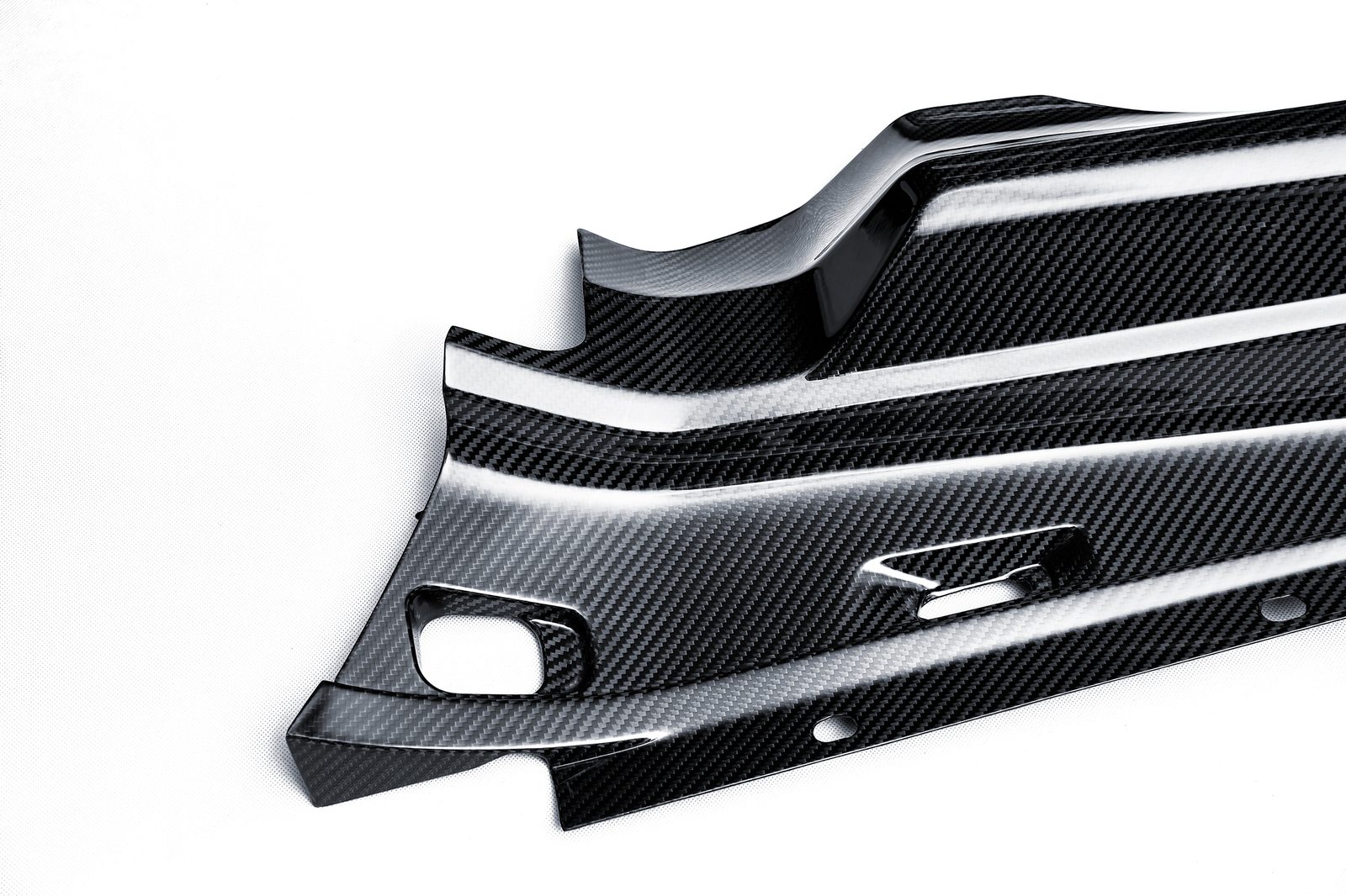 คิ้วฝากระโปรงหลังคาร์บอนไฟเบอร์ Aston Martin DBX PAKTECHZ