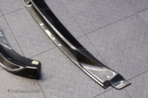 ลิ้นหน้า Carbon Fiber สำหรับ W254 GLC-Class ทรง Future Design แท้