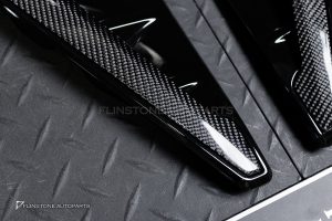 ช่องลมแก้มข้าง Carbon Fiber สำหรับ BMW X5 G05 โลโก้ดำ