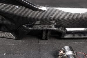 ดิฟฟิวเซอร์ท้าย Carbon Fiber BMW X6 G06 LCI ทรง Future Design พร้อมไฟ LED และปลายท่อ