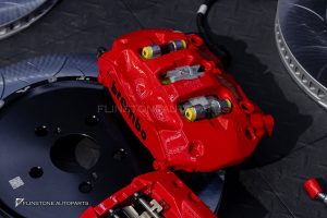 ชุดเบรค Brembo สำหรับ Xpeng G6 สีแดง