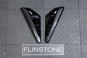 ช่องลมแก้มข้าง Carbon Fiber สำหรับ BMW X5 G05 โลโก้ดำ