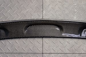 ลิ้นหน้า Carbon Fiber สำหรับ W254 GLC-Class ทรง Future Design แท้