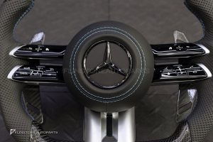 พวงมาลัย Carbon fiber พร้อม Airbag พร้อม Display Shift LED สำหรับ W117 CLA-Class หนังดำ ด้ายฟ้า ก้านสีดำเงา-โครเมี่ยม