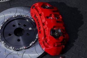 ชุดเบรค Brembo สำหรับ Xpeng G6 สีแดง