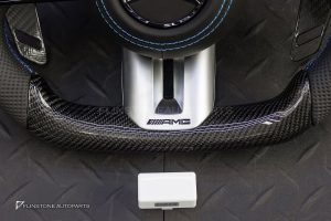 พวงมาลัย Carbon fiber พร้อม Airbag พร้อม Display Shift LED สำหรับ W117 CLA-Class หนังดำ ด้ายฟ้า ก้านสีดำเงา-โครเมี่ยม