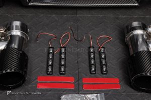 ดิฟฟิวเซอร์ท้าย Carbon Fiber BMW X6 G06 LCI ทรง Future Design พร้อมไฟ LED และปลายท่อ