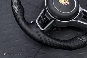 พวงมาลัย พร้อม Airbag Carbon Fiber สำหรับ Porsche Cayenne 958 ก้านสีโครเมี่ยม-ดำ หนังสีดำ ด้ายสีแดง