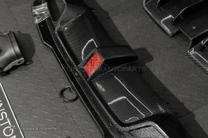 ชุดดิฟฟิวเซอร์ พร้อม ปลายท่อ Carbon Fiber สำหรับ W205 C-Class ทรง IMP