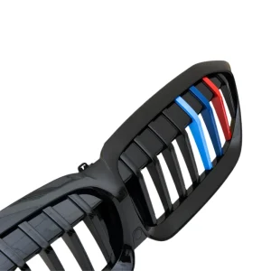 กระจังหน้า BMW G20 3 Series สีดำเงา สปอร์ต
