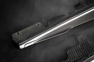 สเกิร์ตข้าง Ferrari Roma Capristo Carbon Fiber Side Skirts Small Fin
