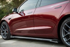 สเกิร์ตข้าง Carbon Fiber Tesla Model 3 / Performance ทรง TAKD