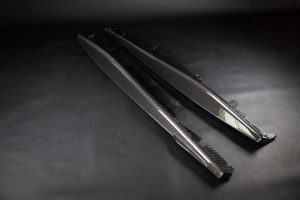 สเกิร์ตข้าง Ferrari Roma Capristo Carbon Fiber Side Skirts Small Fin