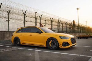 สเกิร์ตข้าง Carbon Fiber Audi RS4 B9.5 ทรง Karbel ปี 2020-ON