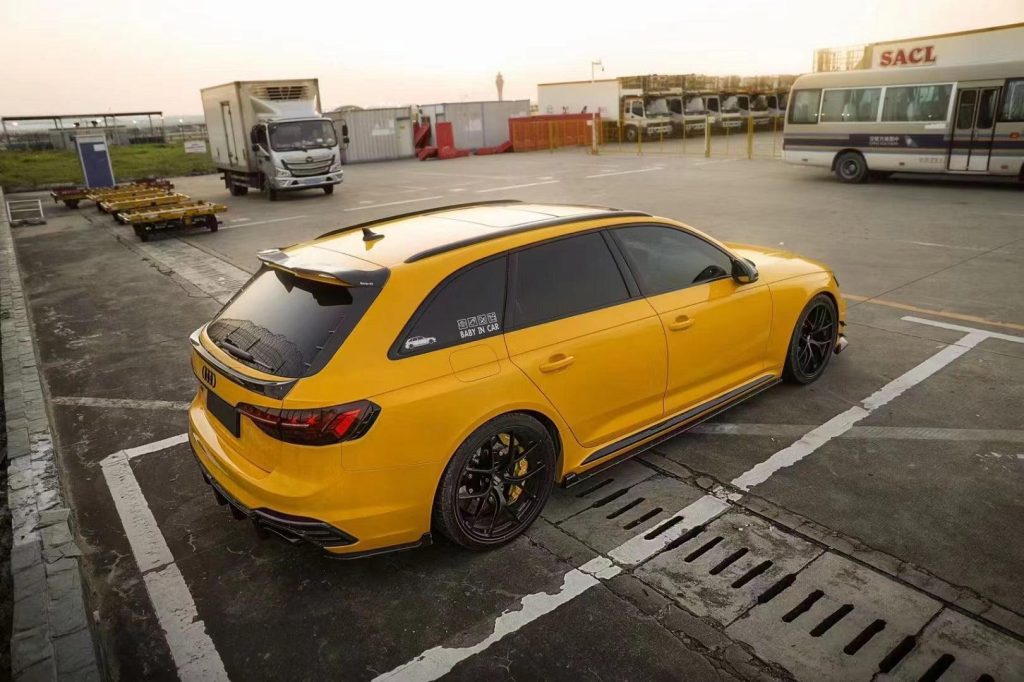 สปอยเลอร์หลังคา Carbon Fiber Audi RS4 B9 / B9.5 ทรง Karbel V2