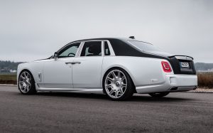 สเกิร์ตข้าง Rolls-Royce Phantom SPOFEC