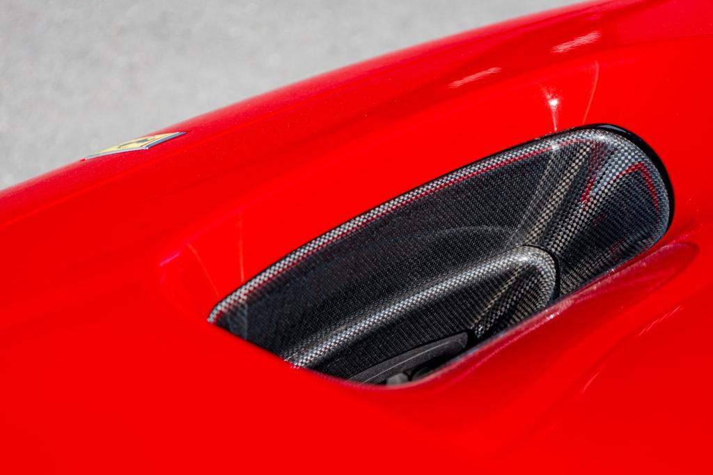 ชิ้นตกแต่งคาร์บอน Ferrari F8 Capristo Carbon Fiber Front Air Vents 2 Piece