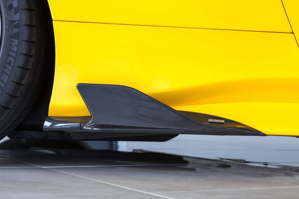 ชิ้นตกแต่งคาร์บอน Ferrari 488 Capristo Carbon Fiber Side Fins