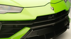 ครอบกันชนหน้าด้านบน Lamborghini Urus Performante Novitec