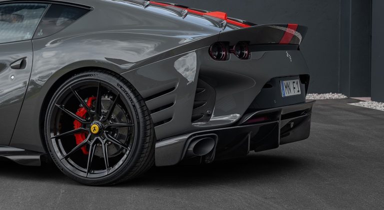 ชุดท่อไอเสีย มีวาล์ว สีดำ Ferrari 812 Competizione Novitec