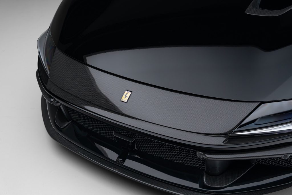 ชิ้นเสริมกันชนหน้า ชิ้นต่อ Ferrari 12Cilindri Novitec (F6 012 53)