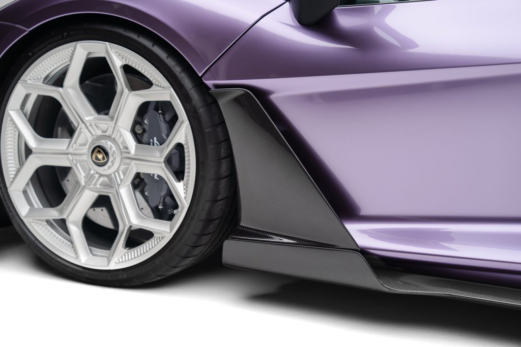 สเกิร์ตข้าง ทรงเดิม Lamborghini Revuelto Novitec
