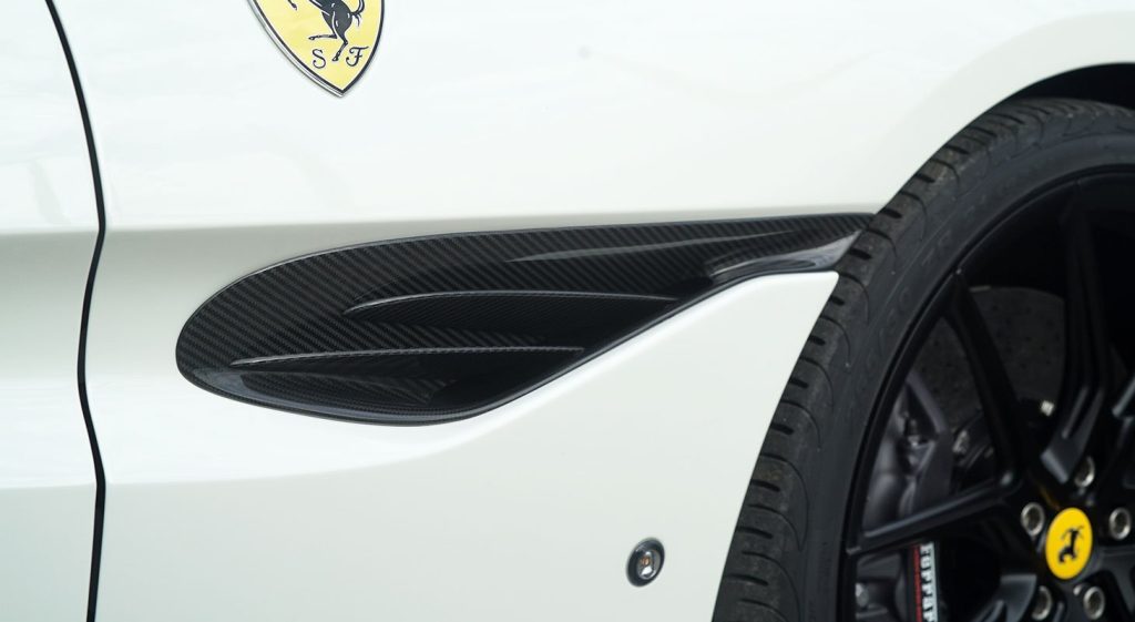 ช่องระบายอากาศแก้มข้าง Ferrari Portofino Novitec