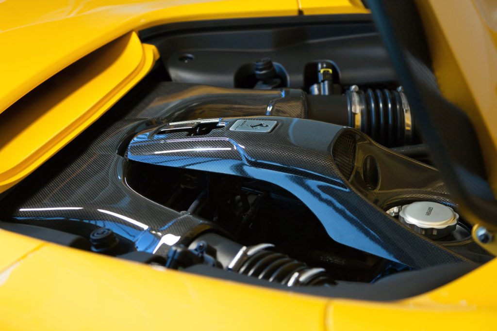 ชิ้นตกแต่งคาร์บอน Ferrari 488/F8 Capristo