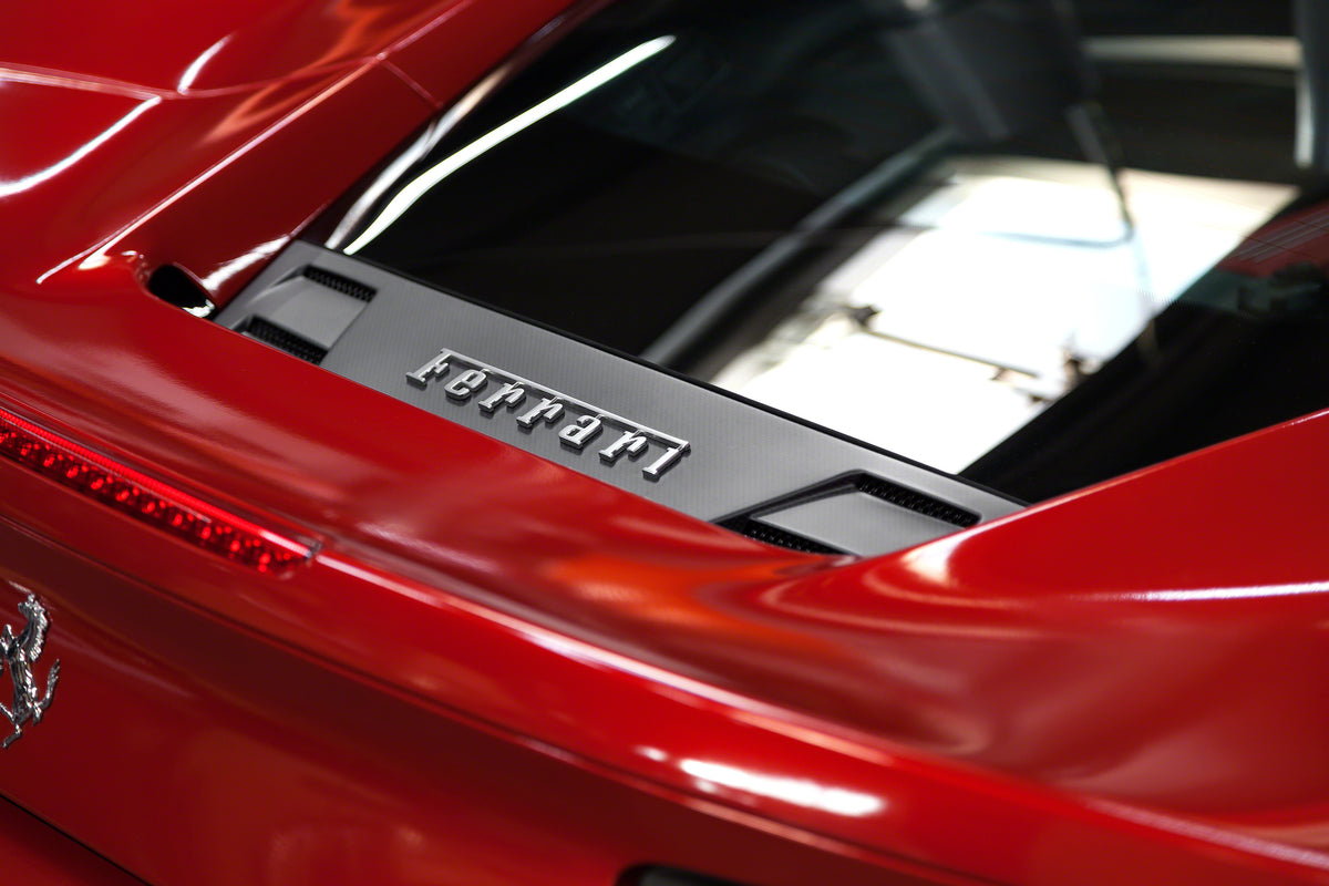 ชิ้นตกแต่งคาร์บอน Ferrari 488 GTB Capristo