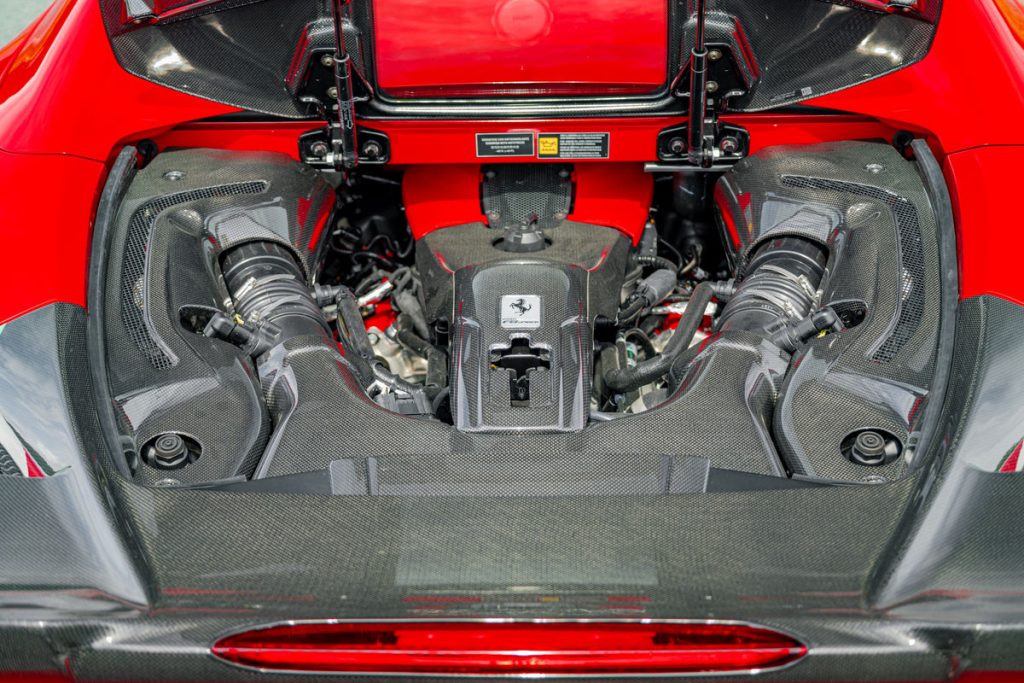 ชิ้นตกแต่งคาร์บอน Ferrari F8 Spider Capristo