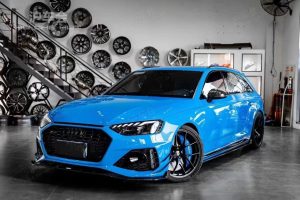 สเกิร์ตข้าง Carbon Fiber Audi RS4 B9.5 ทรง Karbel ปี 2020-ON