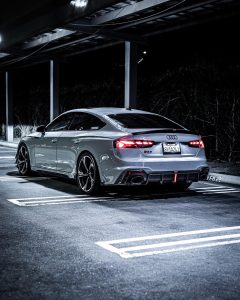 สเกิร์ตข้าง Carbon Fiber Audi RS5 B9.5 ทรง Karbel Dry Carbon ปี 2020-2025 (Side Skirt Extension Trim)