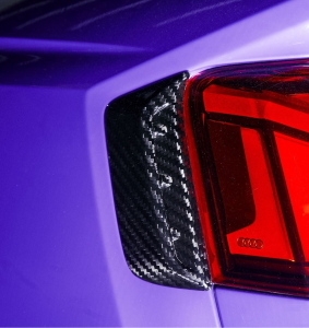 ชิ้นตกแต่งคาร์บอน Carbon Fiber Audi RS5 B9.5 ทรง Karbel Dry Carbon ปี 2020-2025 (Tail Light Trim)